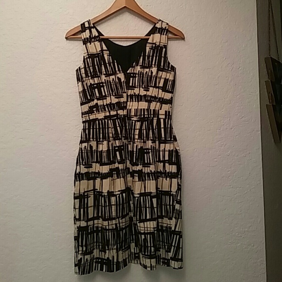 Coast Women's Beige and Black Fitted Lined Dress - Picture 2 of 8